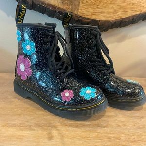 Dr. Martens Toddler 11 Boots